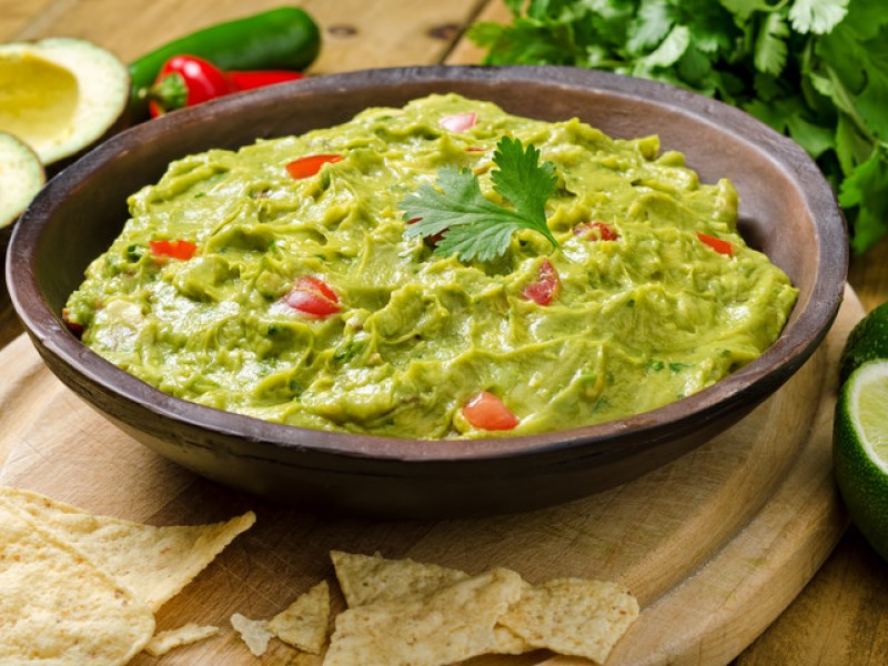 Guacamole com pimenta do reino, malagueta e coentro em p&oacute; Multi Gosto