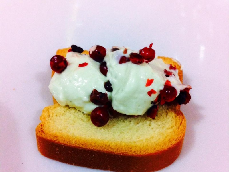 Pat&ecirc; de gorgonzola com Pimenta Rosa Multi Gosto